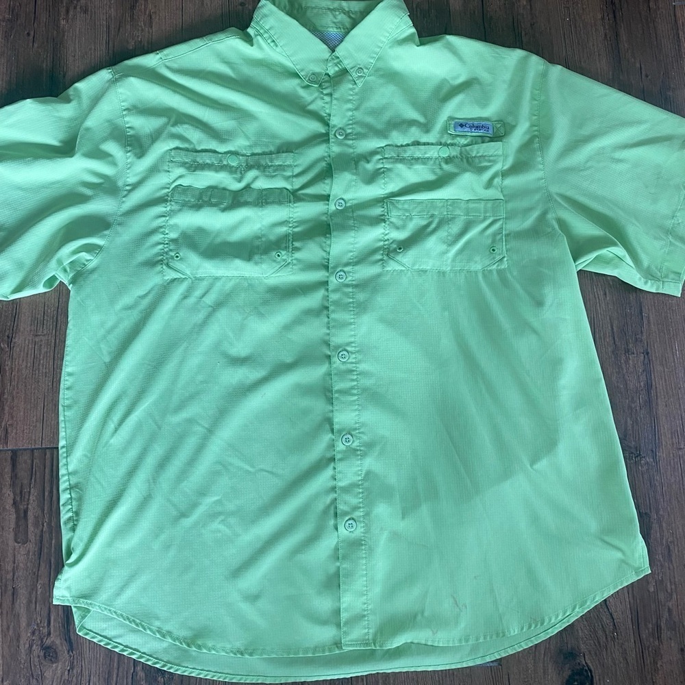 Columbia Men's Light Green Button Down Shirt M